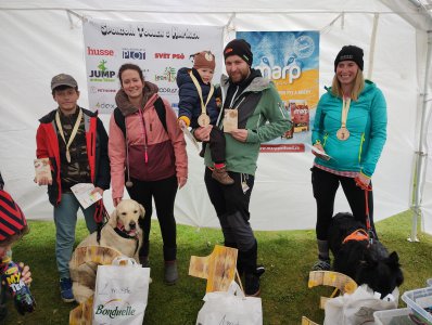 5 km společně (muži/ženy/děti): 1. místo Jakub Polenský se psem Mangem v čase 57 min., 2. místo Veronika Cipínová se synem Mílou a fenkou Daphneé v čase 1 hod. 12 min., 3. místo Lucie Vařeková v čase 1 hod. 16 minut 